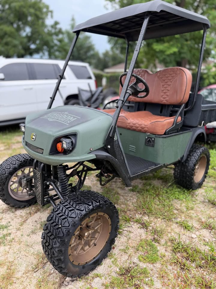 2012 Cushman E-Z-GO Custom Golf Cart